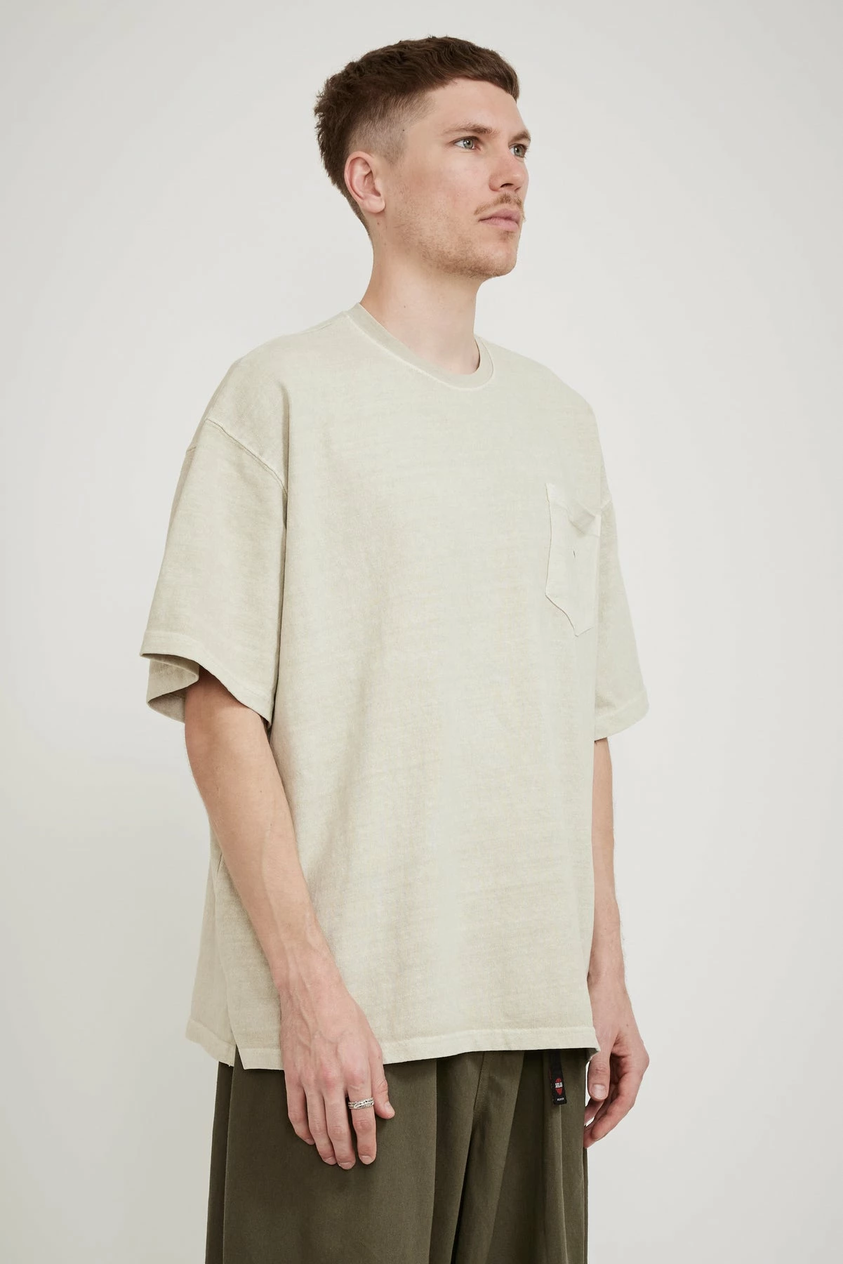 Pigment Wappen Pocket Half Tee Beige - Image 3