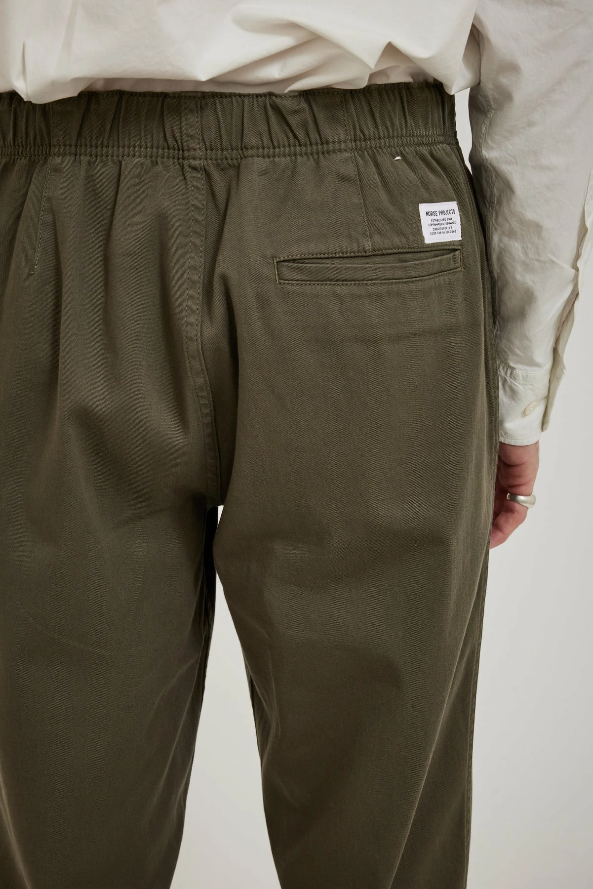 Ezra Light Stretch Pants Ivy Green - Image 6